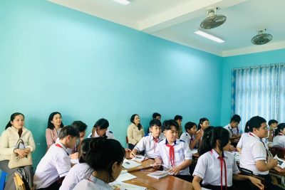 TỔ XÃ HỘI – SINH HOẠT CHUYÊN MÔN THEO NCBH UDCNTT TRONG GIẢNG DẠY